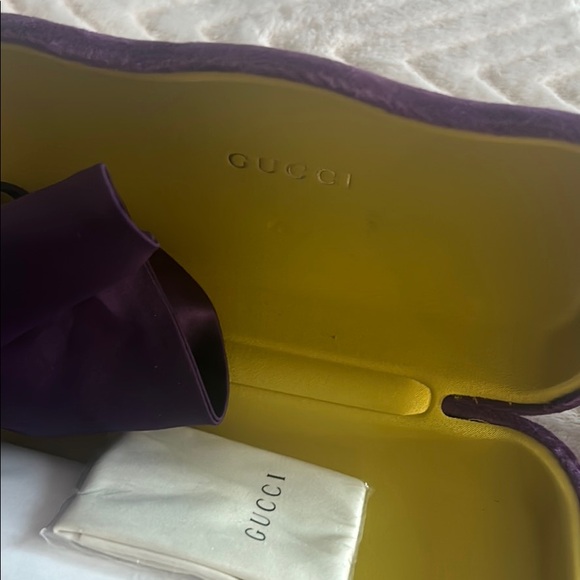 Gucci black and gold authentic sunglasses - Picture 2 of 3